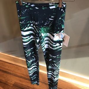 Brand new Beyond Yoga legging with tags.